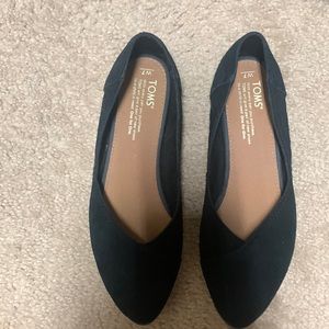 TOMS - Black suede like flats
